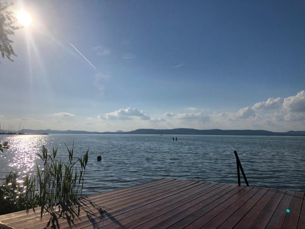 Sunny Private Beach バラトンレッレ エクステリア 写真