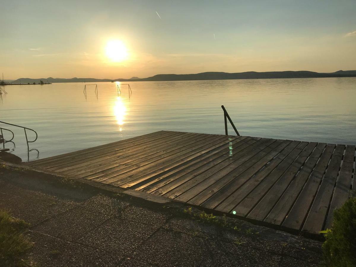 Sunny Private Beach バラトンレッレ エクステリア 写真